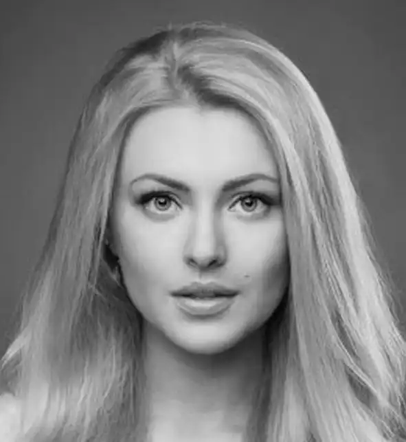Елена Синилова